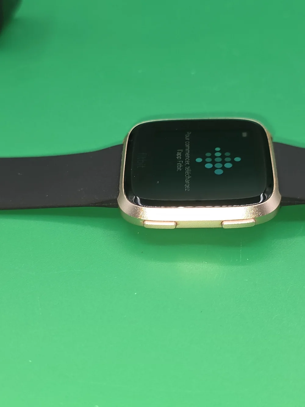 Fitbit Versa Smartwatch (FB504) | 35mm Rose Gold Aluminum | Black Band